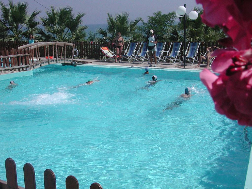 ماسيغنانو Residence Azzurro الغرفة الصورة